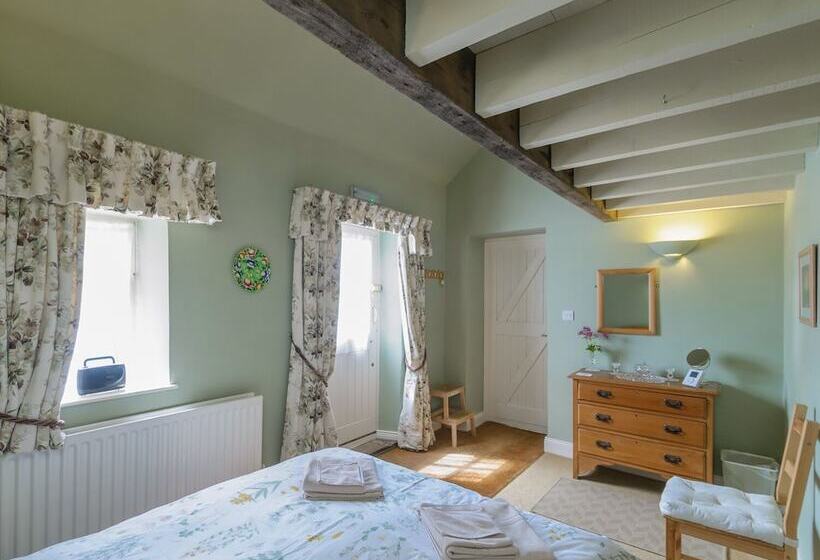 The Byre At High Watch