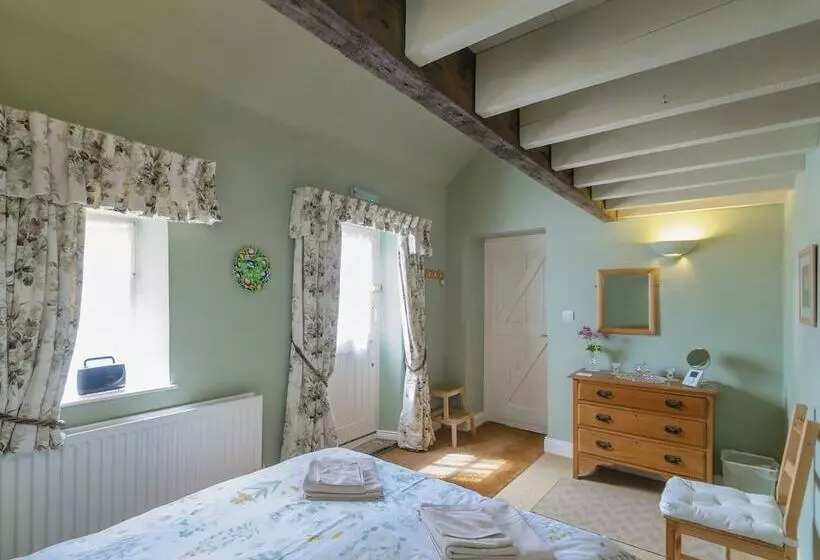 The Byre At High Watch