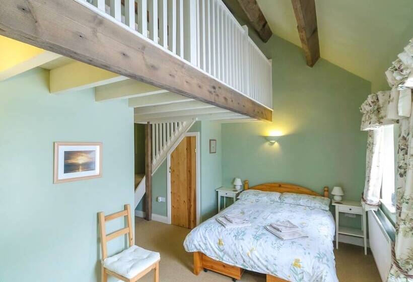 The Byre At High Watch