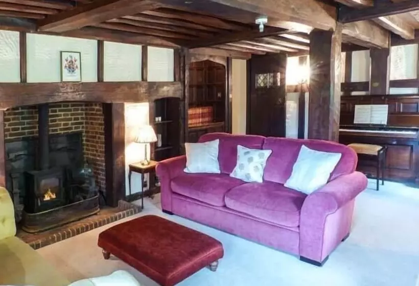 Tudor Wing