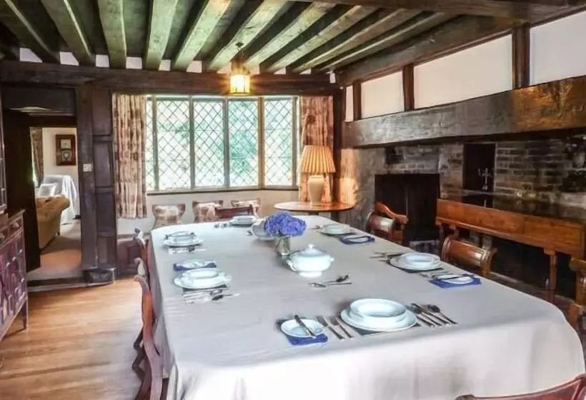 Tudor Wing