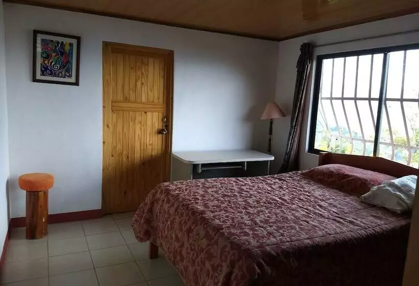 ユースホステル Hostal Villas San Miguel