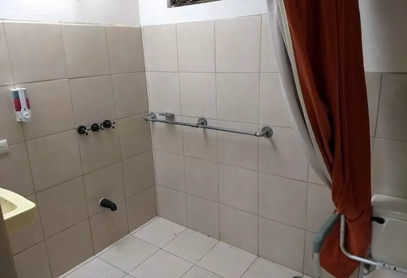 ユースホステル Hostal Villas San Miguel
