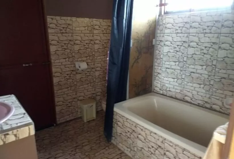 ユースホステル Hostal Villas San Miguel