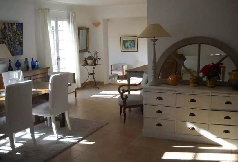 Aamiaismajoitus (B&B) Chambres D Hôtes De Vérédème