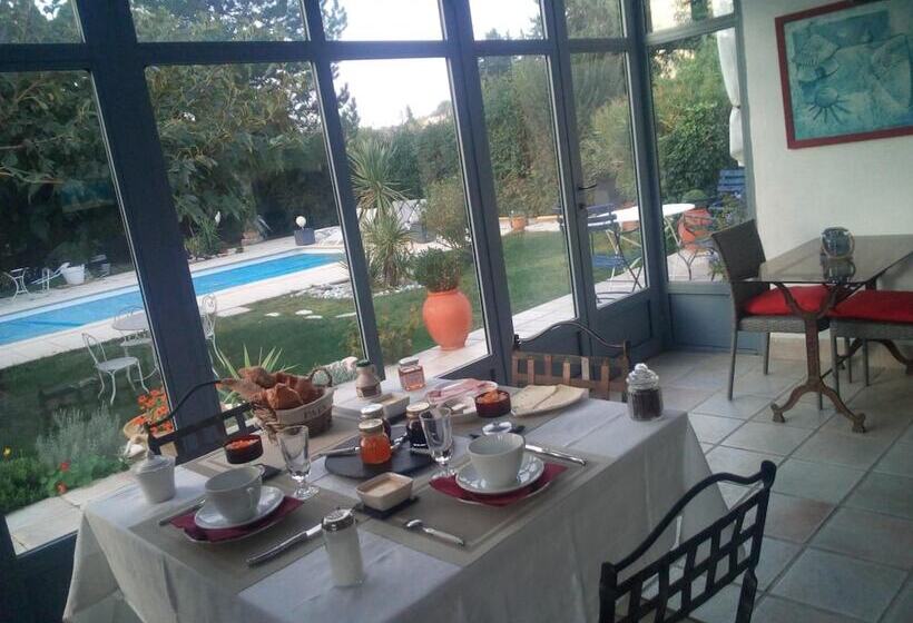 مبيت وإفطار Chambres D Hôtes De Vérédème