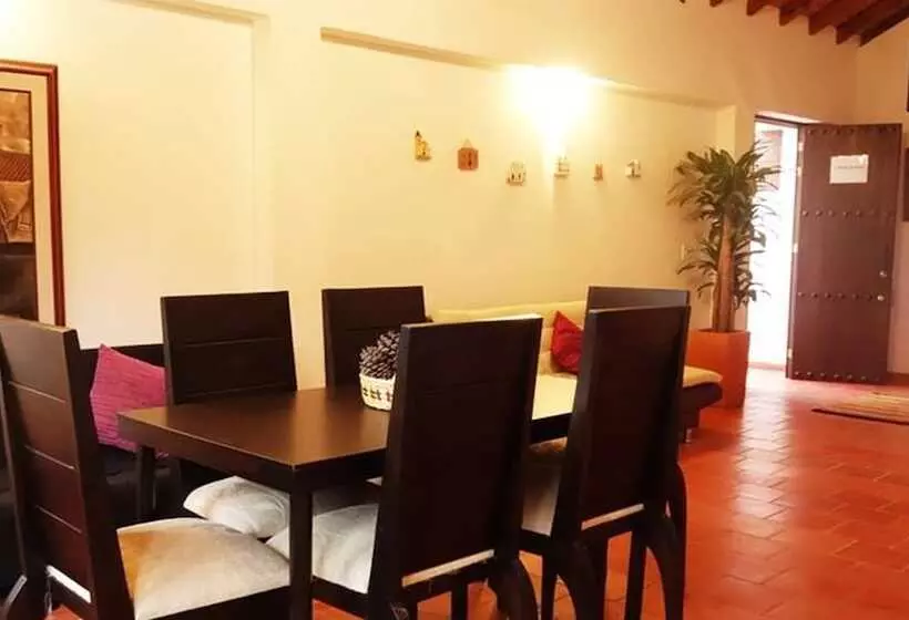 Hostal Everest