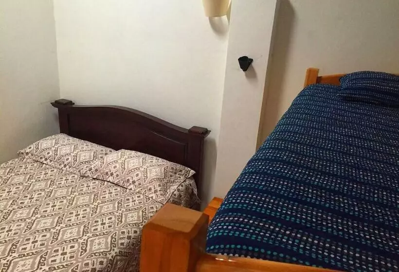 Hostal Everest