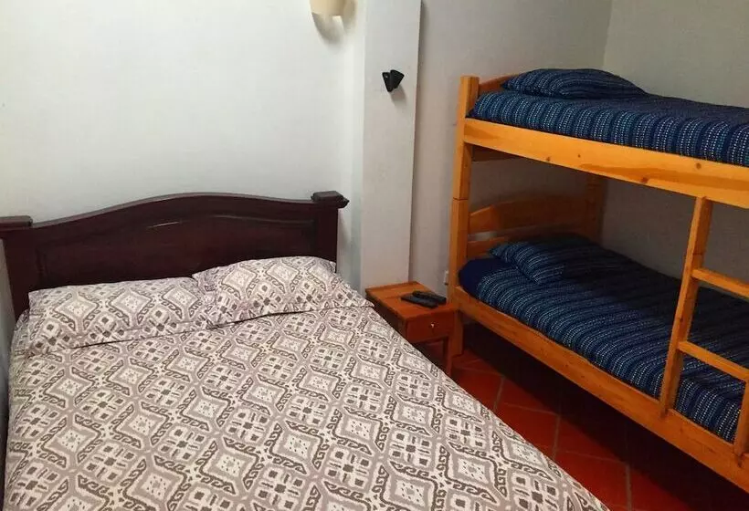 Hostal Everest