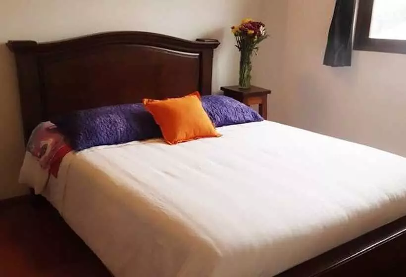 Hostal Everest