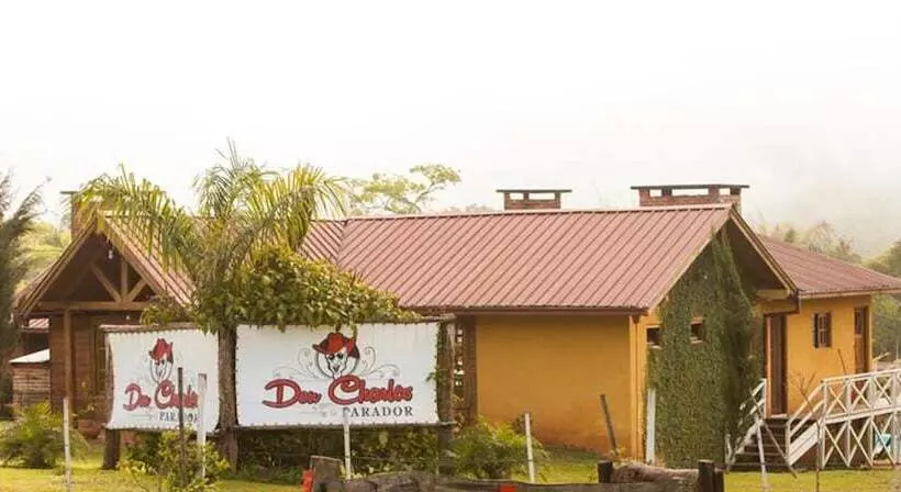 Hotelli Cabañas Don Charles