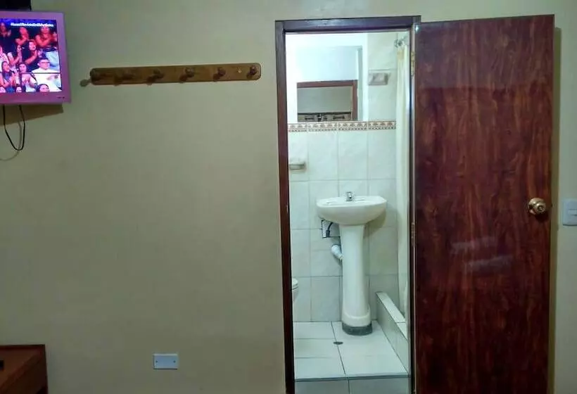 ホテル Hospedaje Jairito