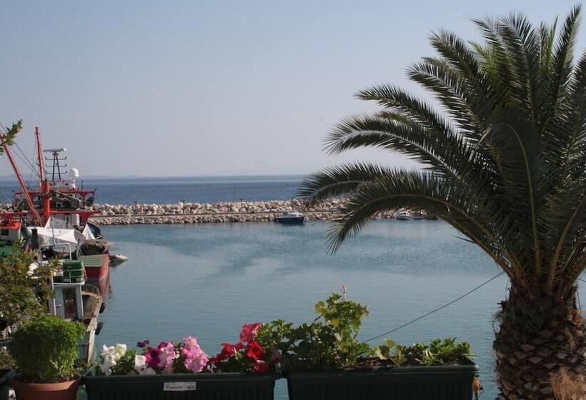 هتل Kucukkuyu Gumus