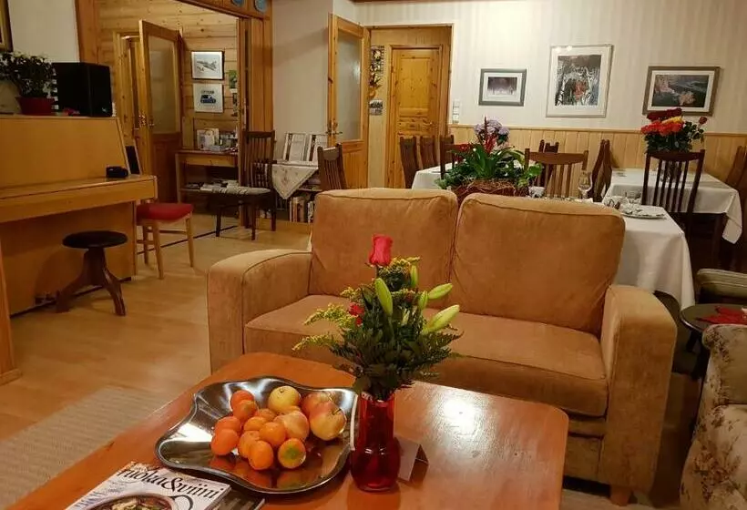 Hotelli Li Möhkön Rajakartano   Ilomantsi