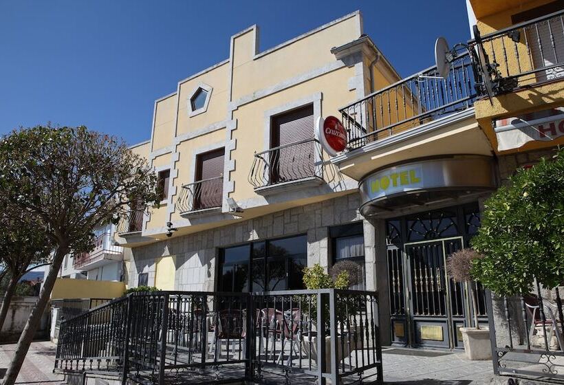 فندق Restaurante El Pentágono