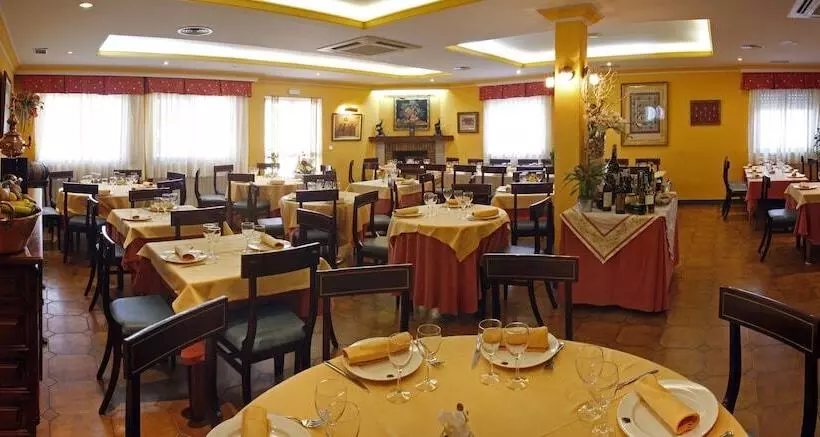 ホテル Restaurante El Pentágono