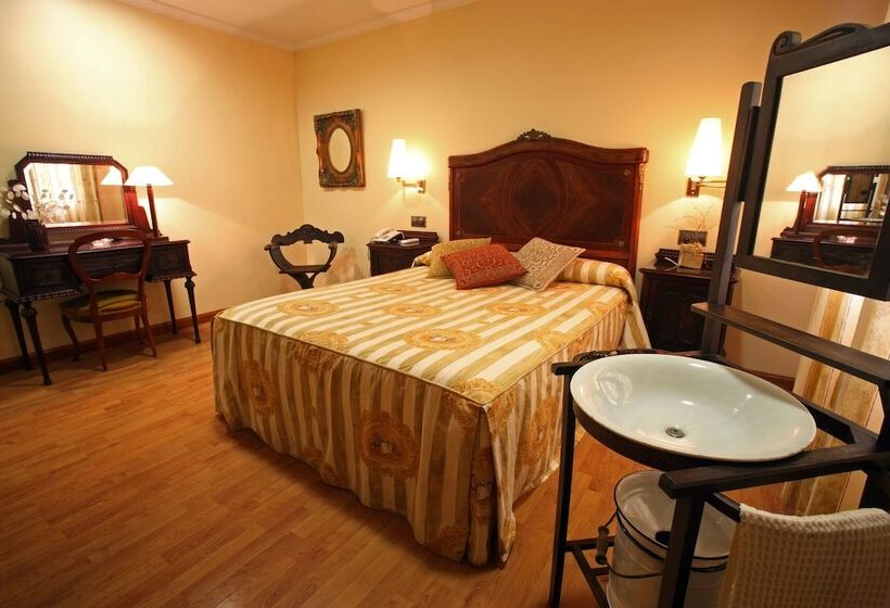 فندق Restaurante El Pentágono