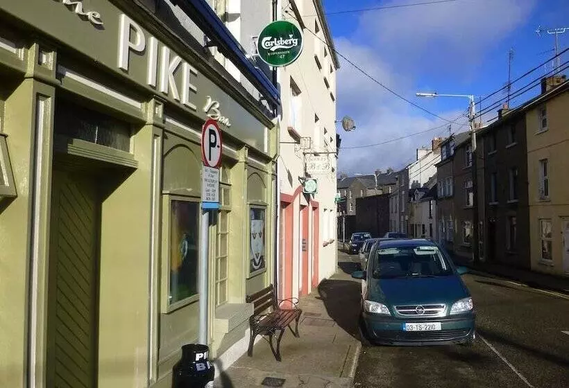 پانسیون Dooley's Townhouse