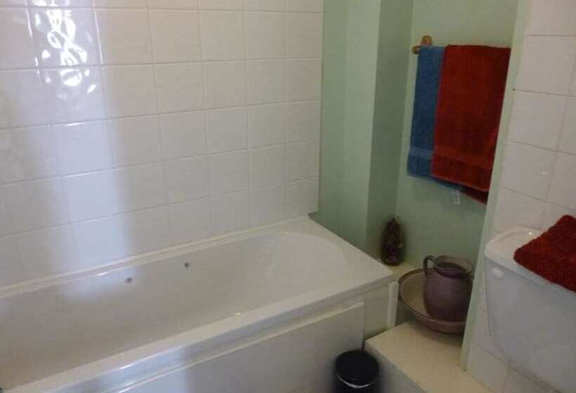 پانسیون Dooley's Townhouse