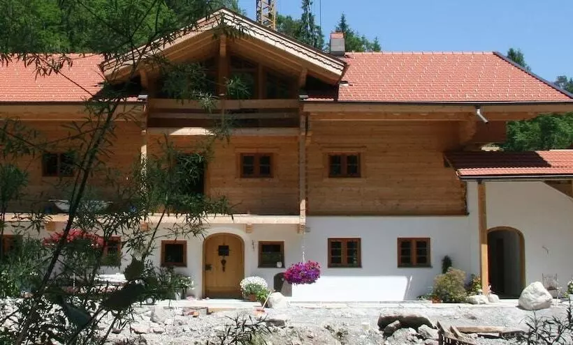Majatalo Haus Anni Im Paradies