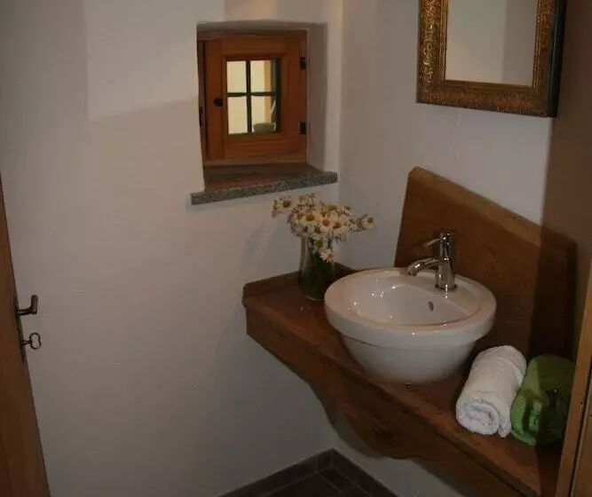 Majatalo Haus Anni Im Paradies