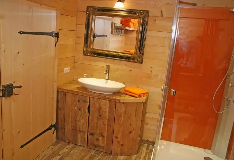 Majatalo Haus Anni Im Paradies