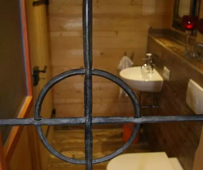 Majatalo Haus Anni Im Paradies