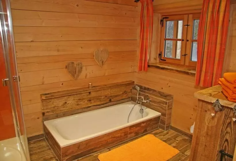 Majatalo Haus Anni Im Paradies