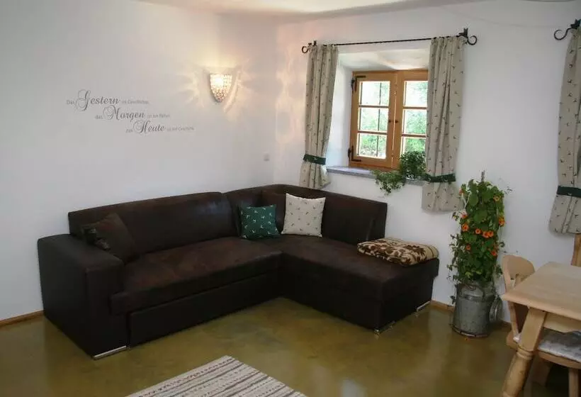 Majatalo Haus Anni Im Paradies