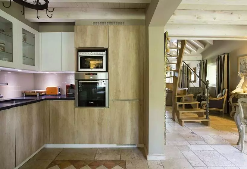 Majatalo Le B. Cottage