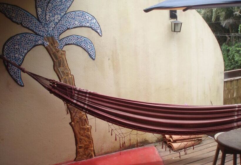 A Bananeira Azul Hostel