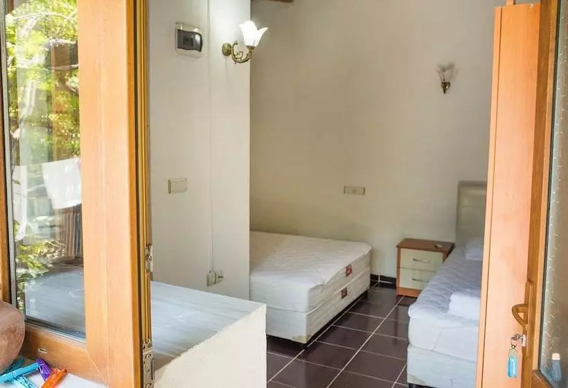 Assos Akropol Pansiyon