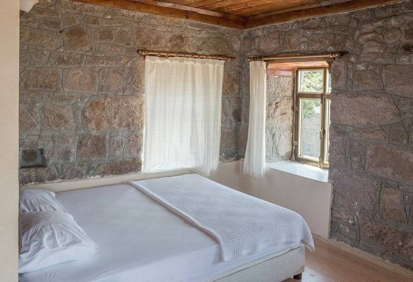 Assos Akropol Pansiyon