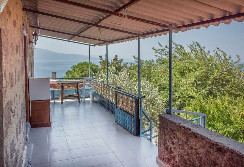 Assos Akropol Pansiyon