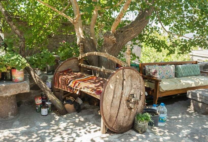 Assos Akropol Pansiyon