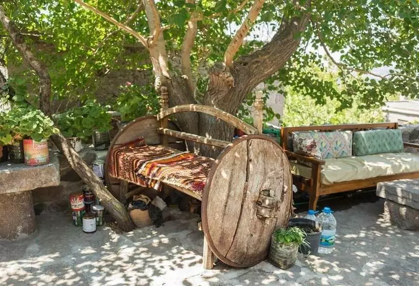 Assos Akropol Pansiyon