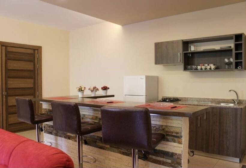 Austria Luxury Apartments, Faraya