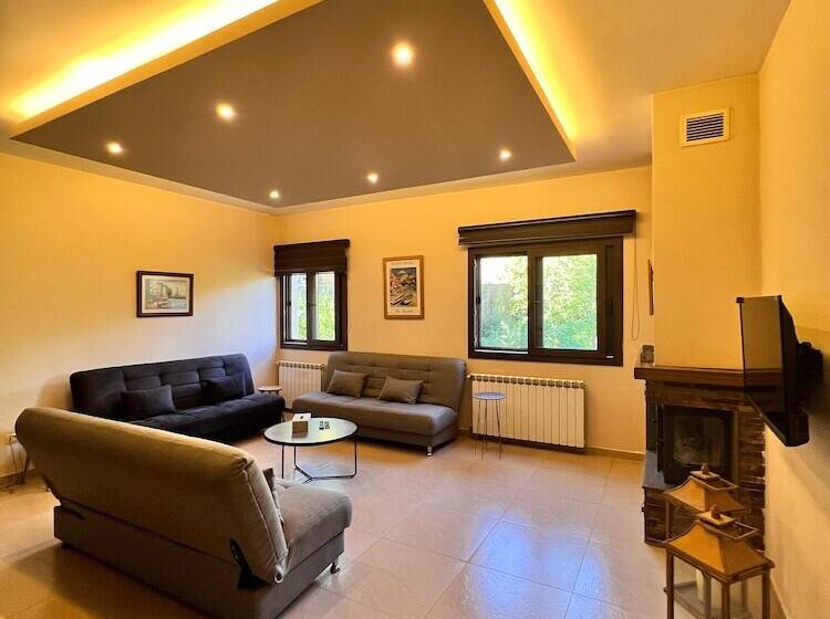 Austria Luxury Apartments, Faraya