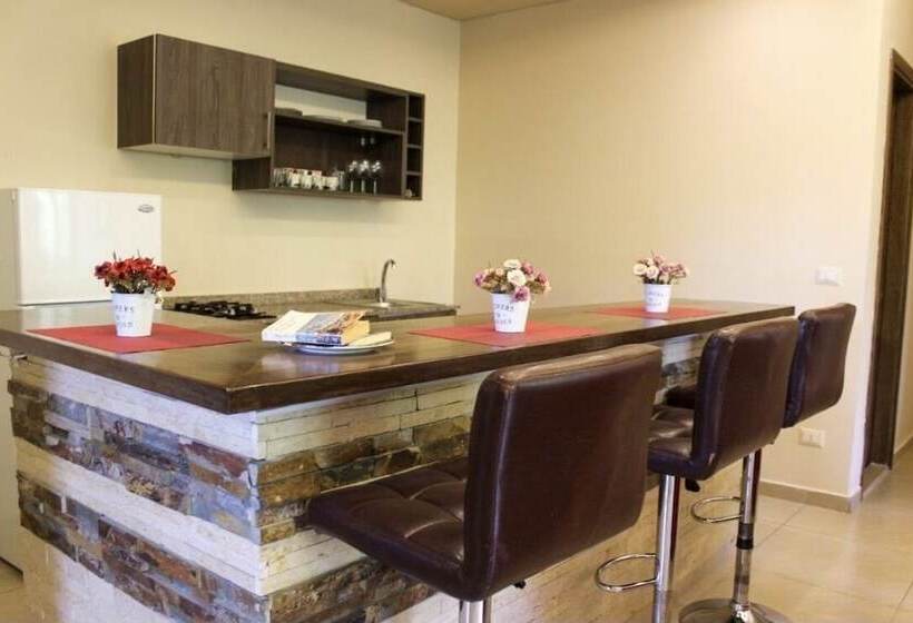 Austria Luxury Apartments, Faraya