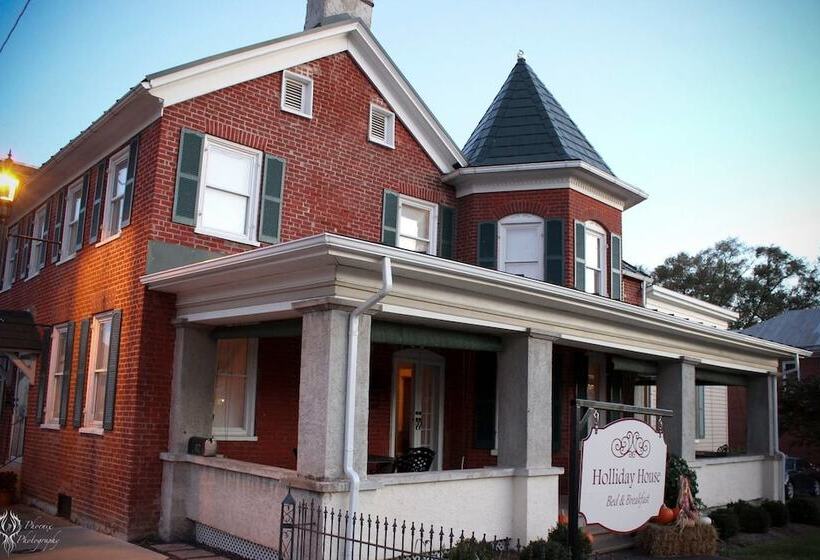 住宿加早餐  Holliday House Strasburg