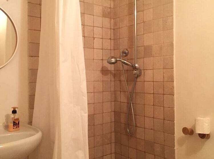 تختخواب و صبحانه Levante Rooms