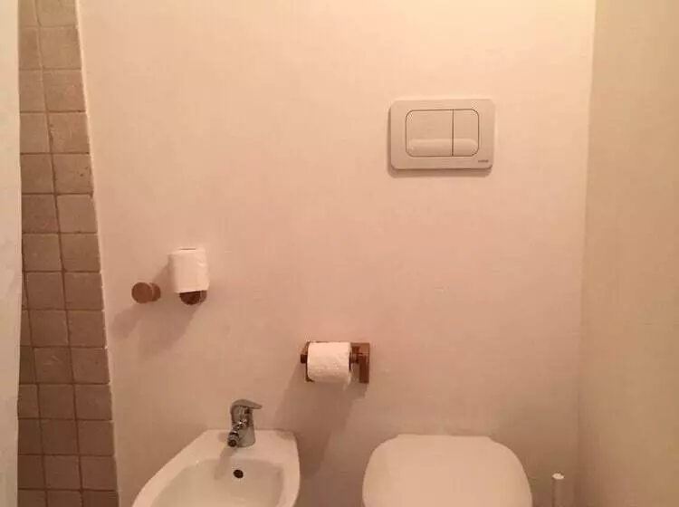 ベッドアンドブレックファースト Levante Rooms