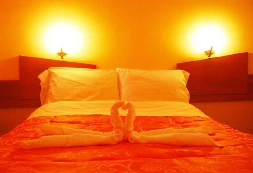 ホテル America Inn Puno