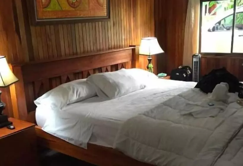 هتل Cabinas La Catarata