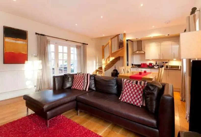 ホテル Dbs Serviced Apartments   The Delven