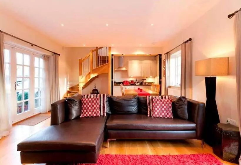 ホテル Dbs Serviced Apartments   The Delven