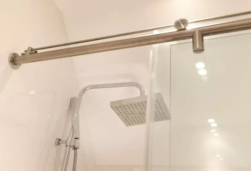 ホテル Dbs Serviced Apartments   The Delven