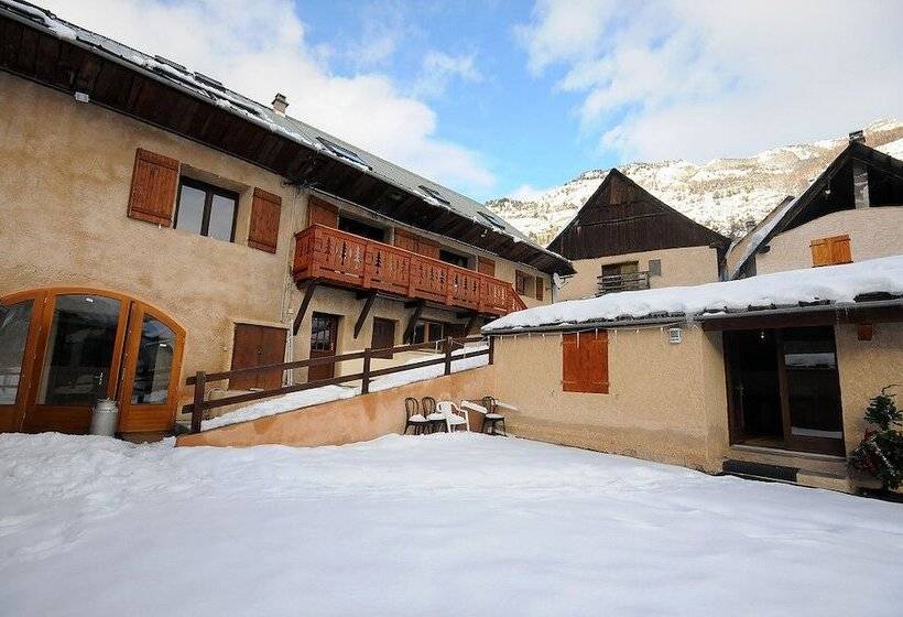 ホテル Gite La Mouree