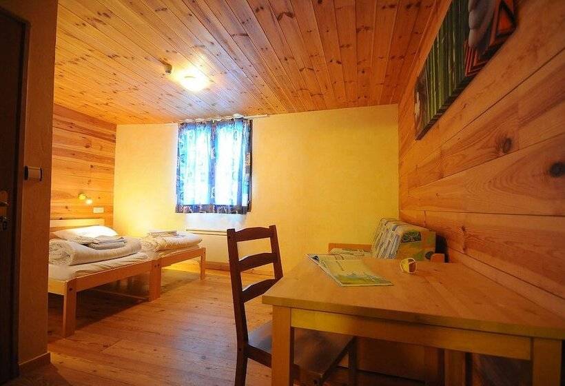 ホテル Gite La Mouree