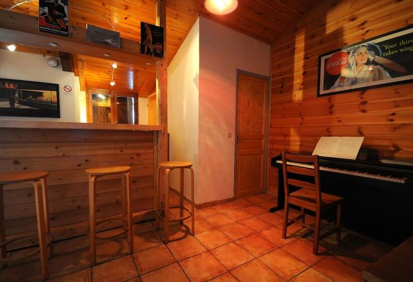 ホテル Gite La Mouree